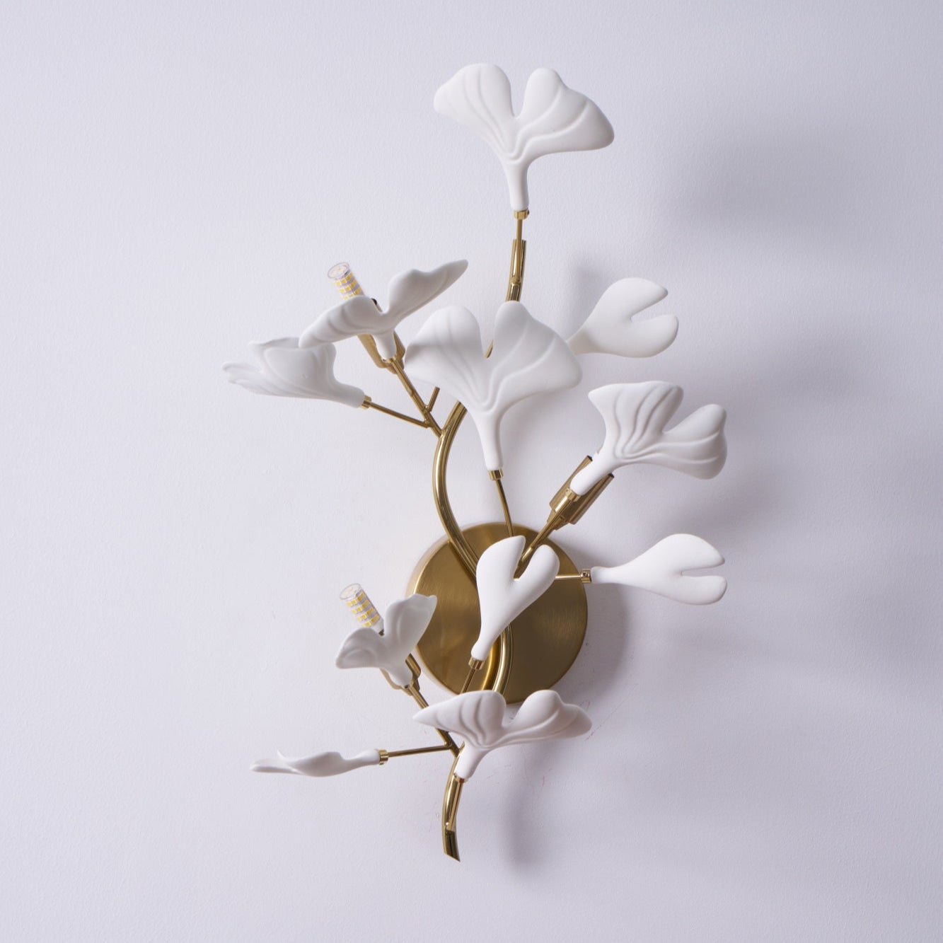 Ginkavelle – Ceramic Ginkgo Leaf Wall Light