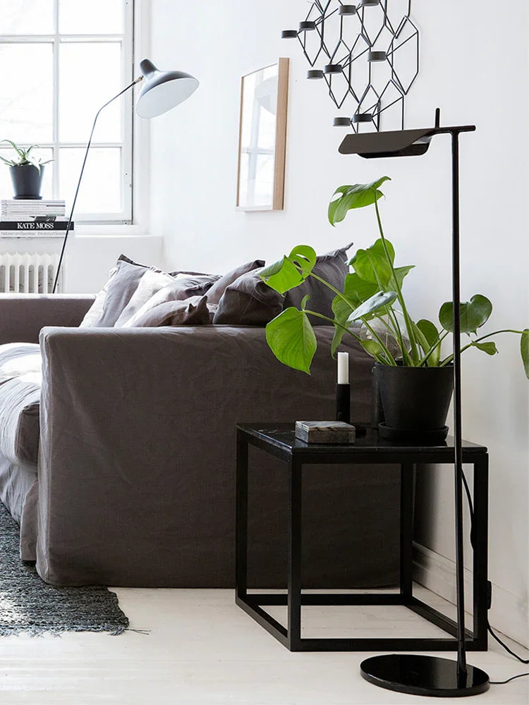 Virell – Moderní minimalistická stojací lampa