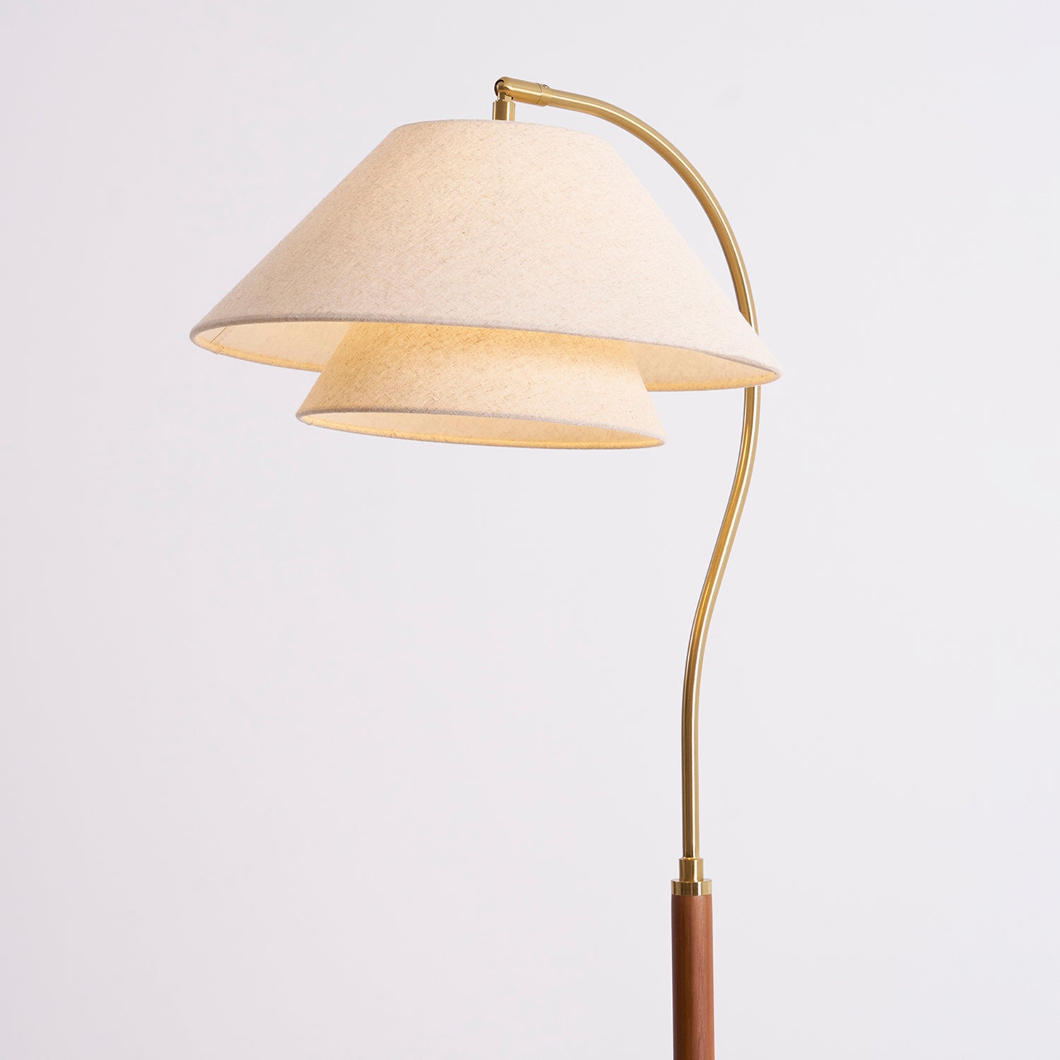 Valdorin - Sculptural Hand Floor Lamp