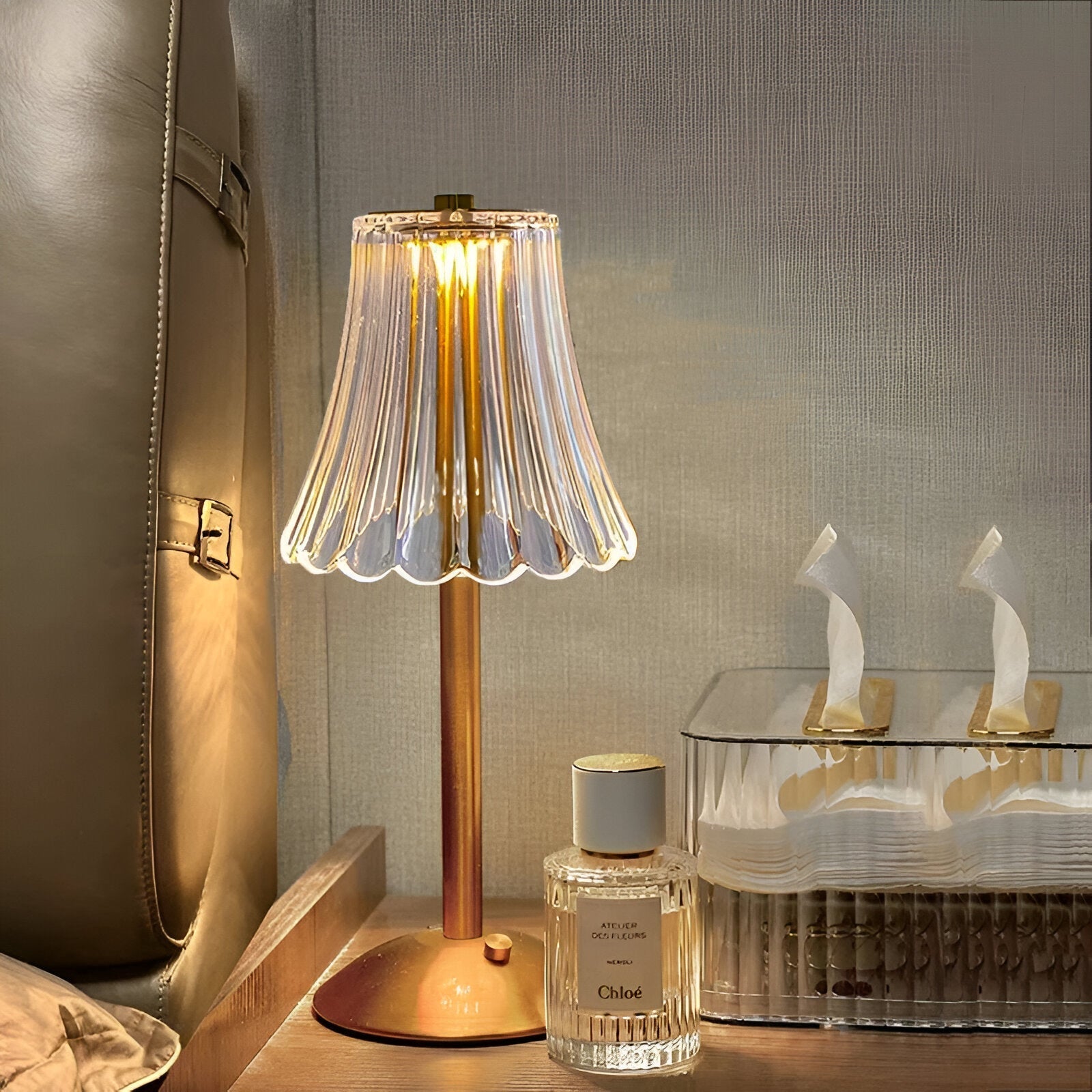 Elvara – Elegant Wireless Table Lamp