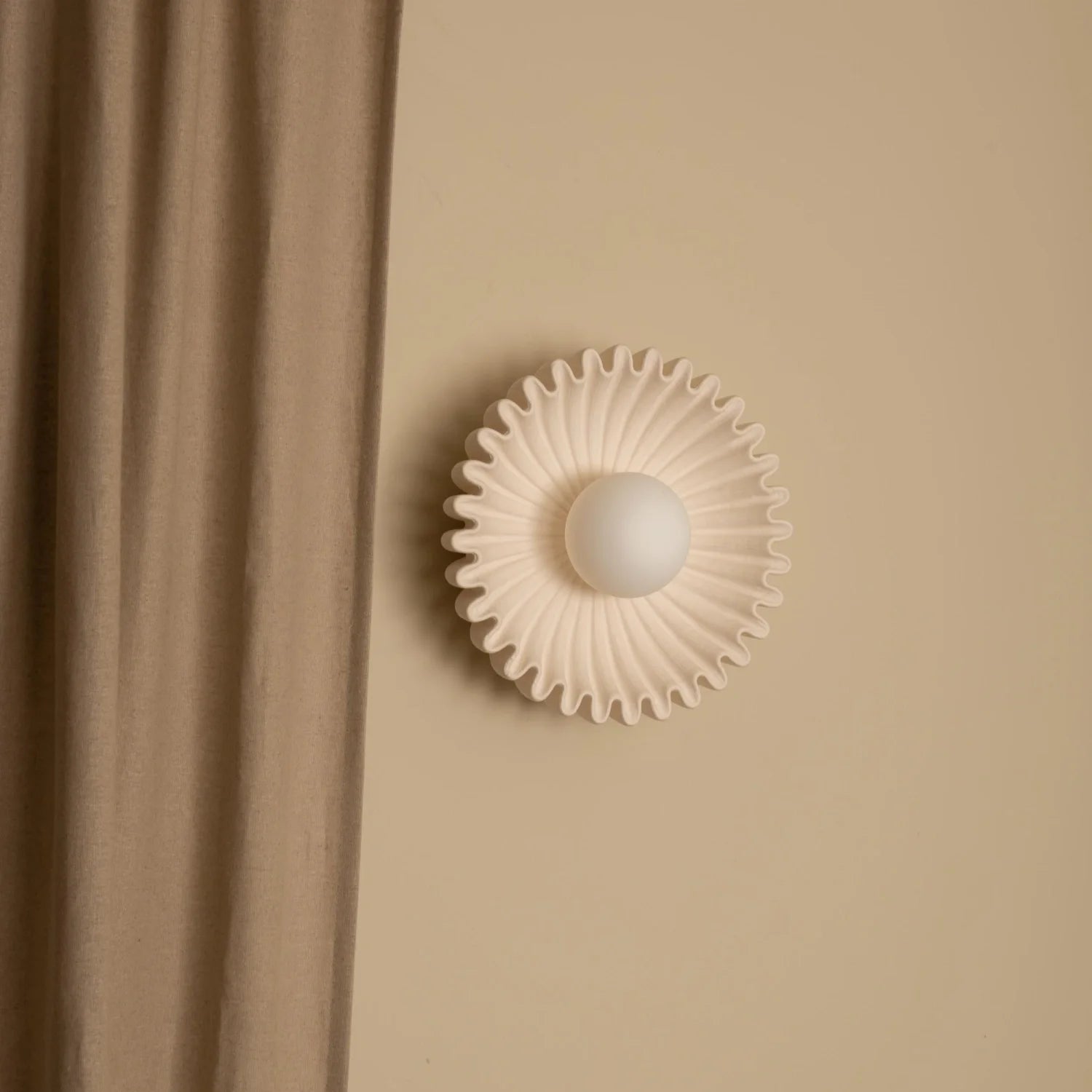 Floravi – Ruhi Flower Nordic Ceramic Wall Light