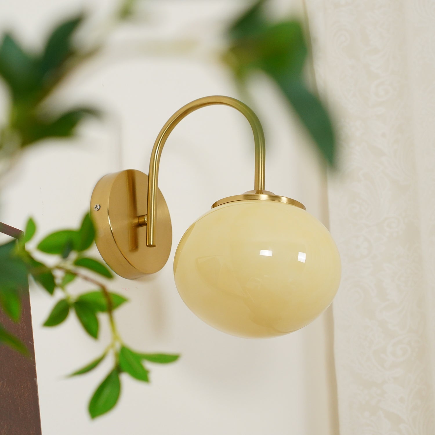 Umarelle – Lámpara de Pared con Globo de Vidrio Retro