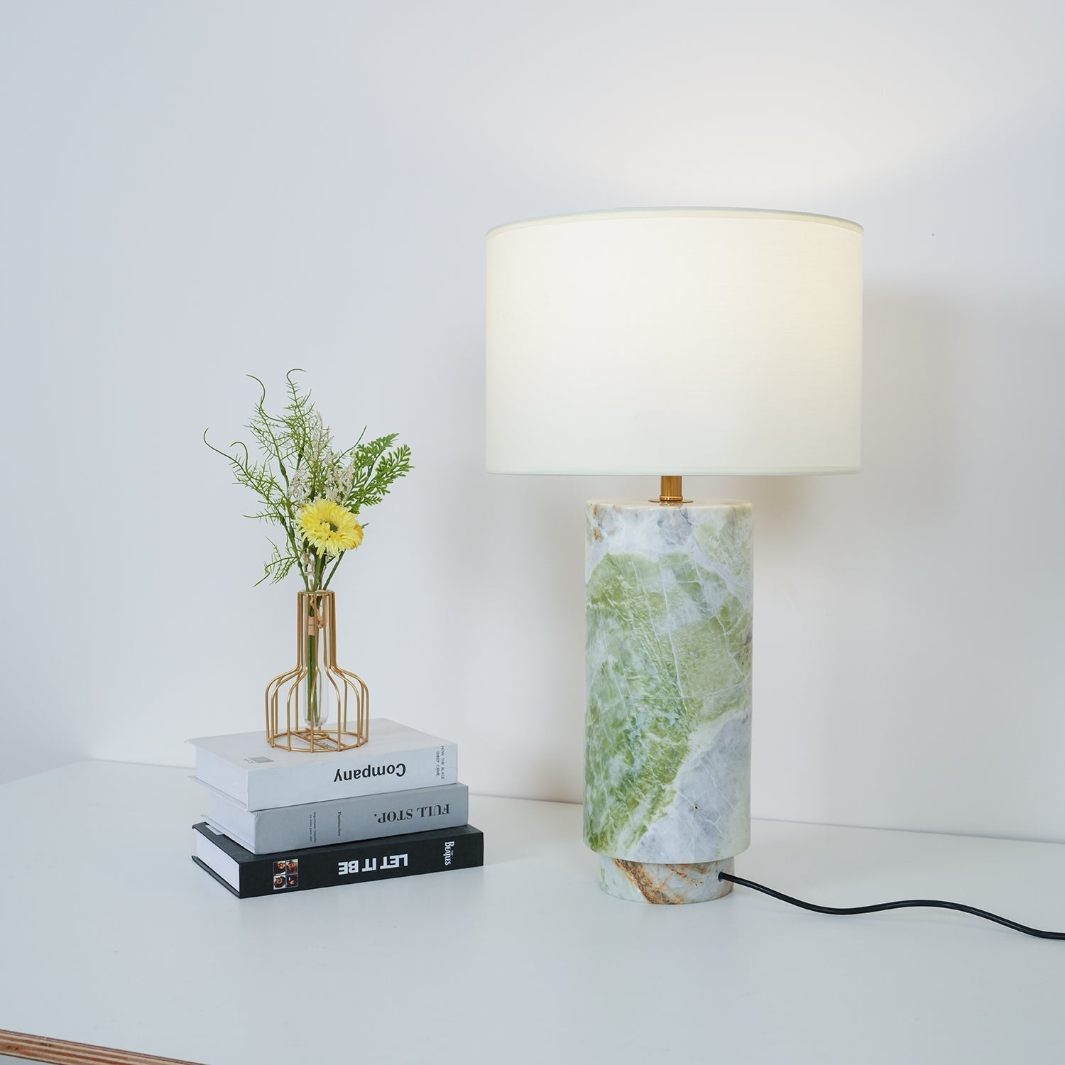 Gremora - zelená mramorová stolní lampa s přepínačem na kabelu