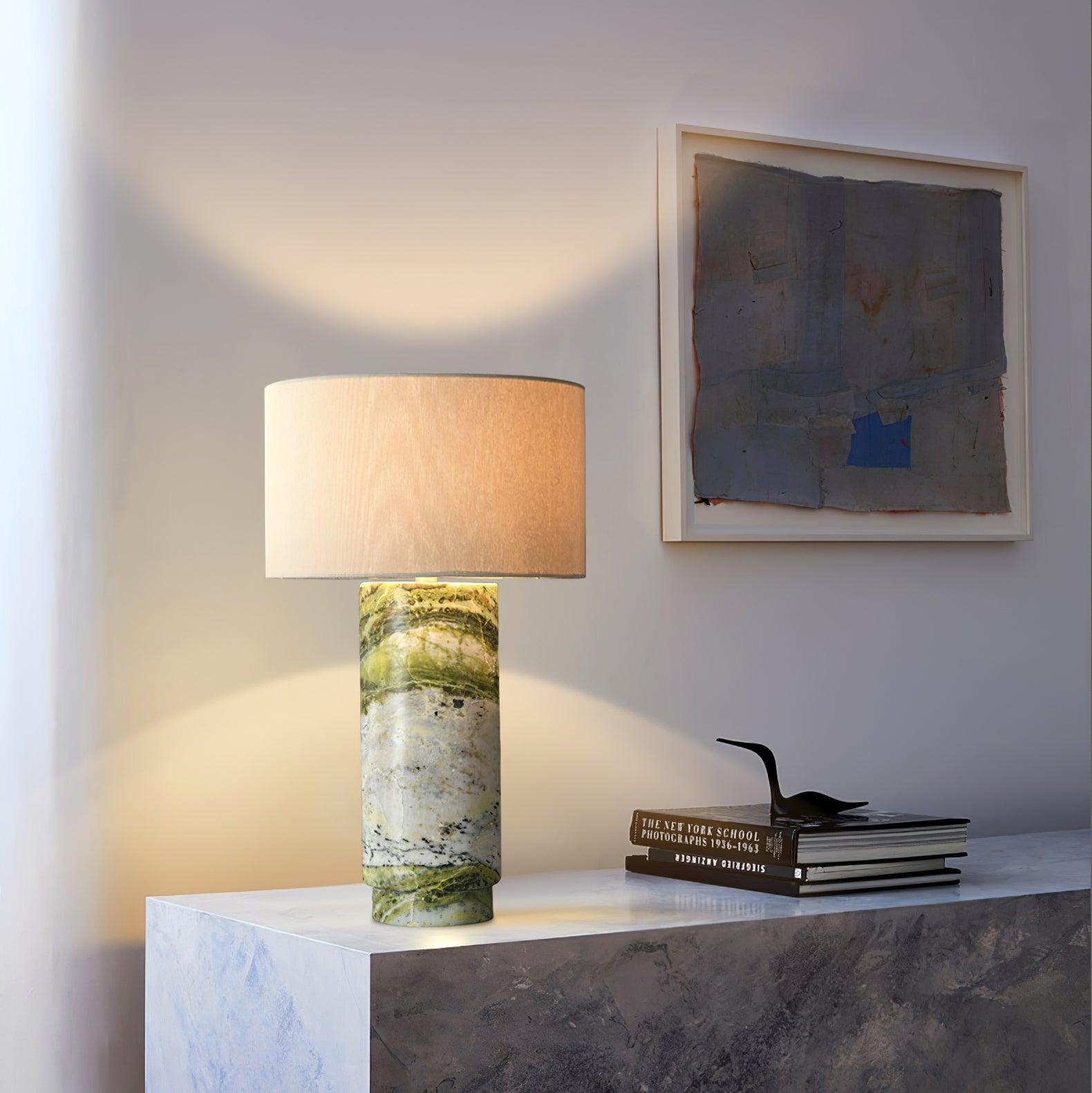 Gremora - zelená mramorová stolní lampa s přepínačem na kabelu