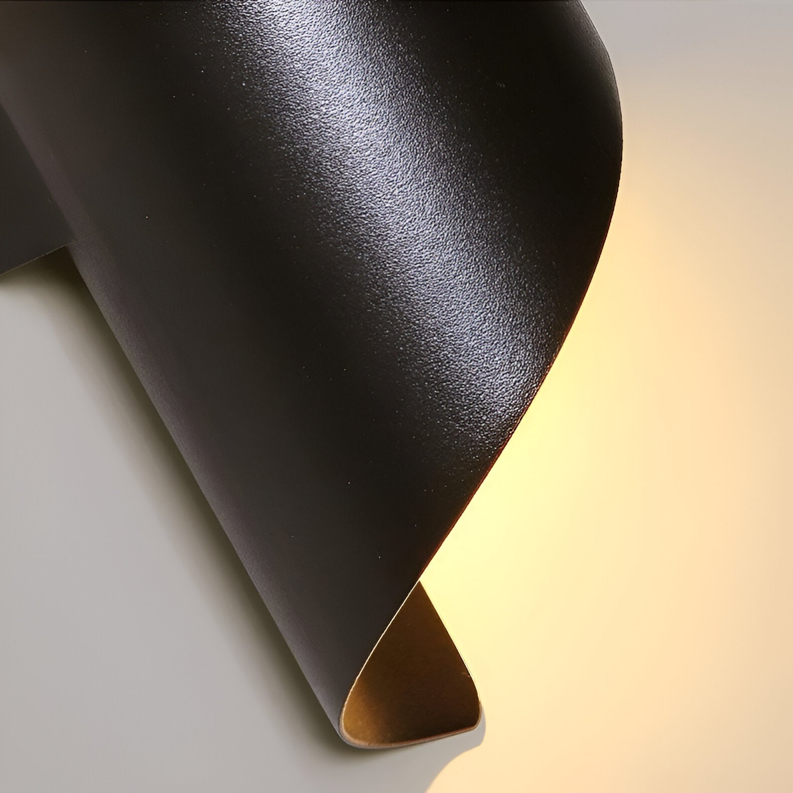 Aluwelle – Nordic Aluminum Wave Wrap Wall Light