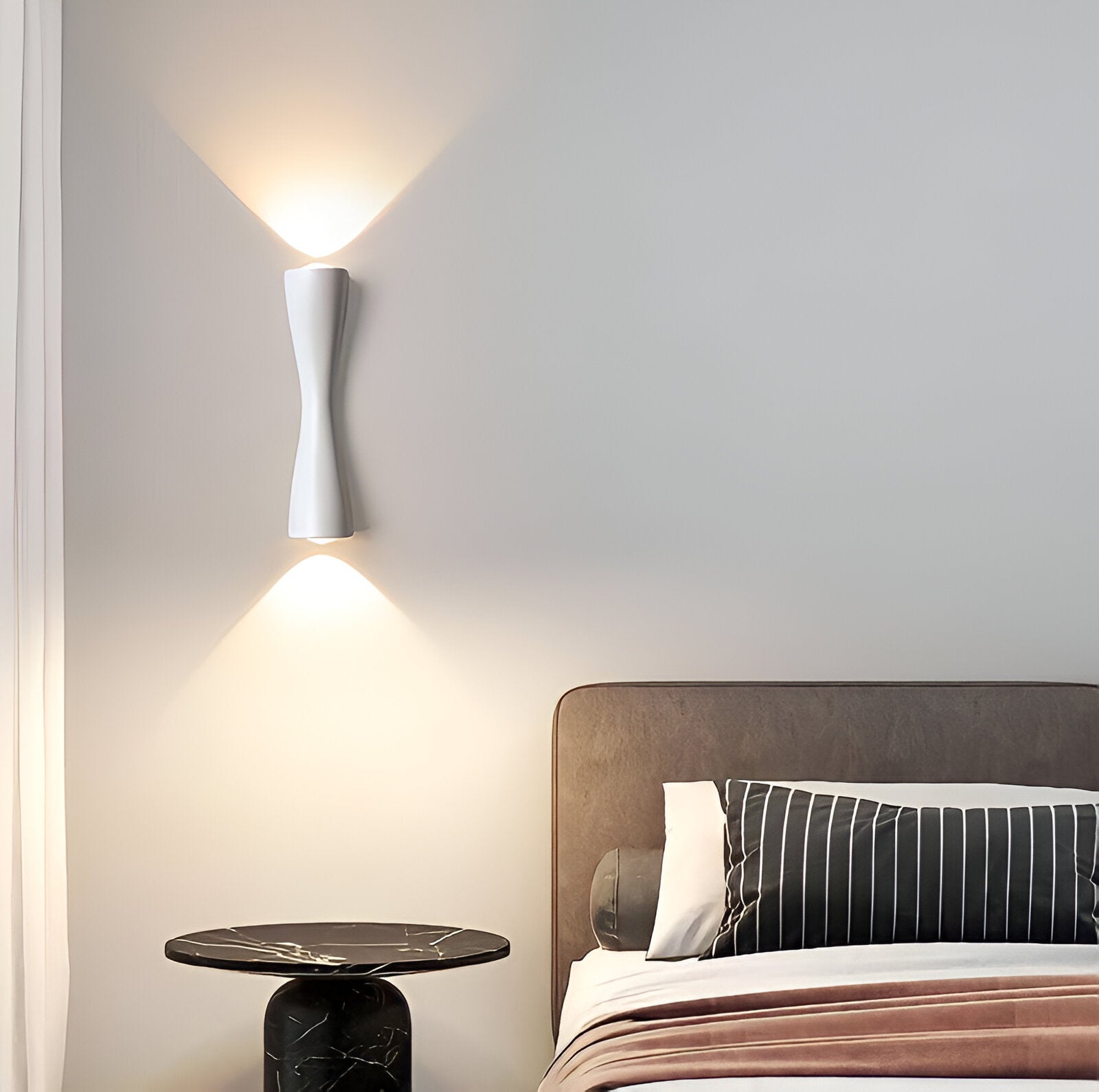 Alumarelle – Nordic Hourglass Aluminum Modern Wall Light