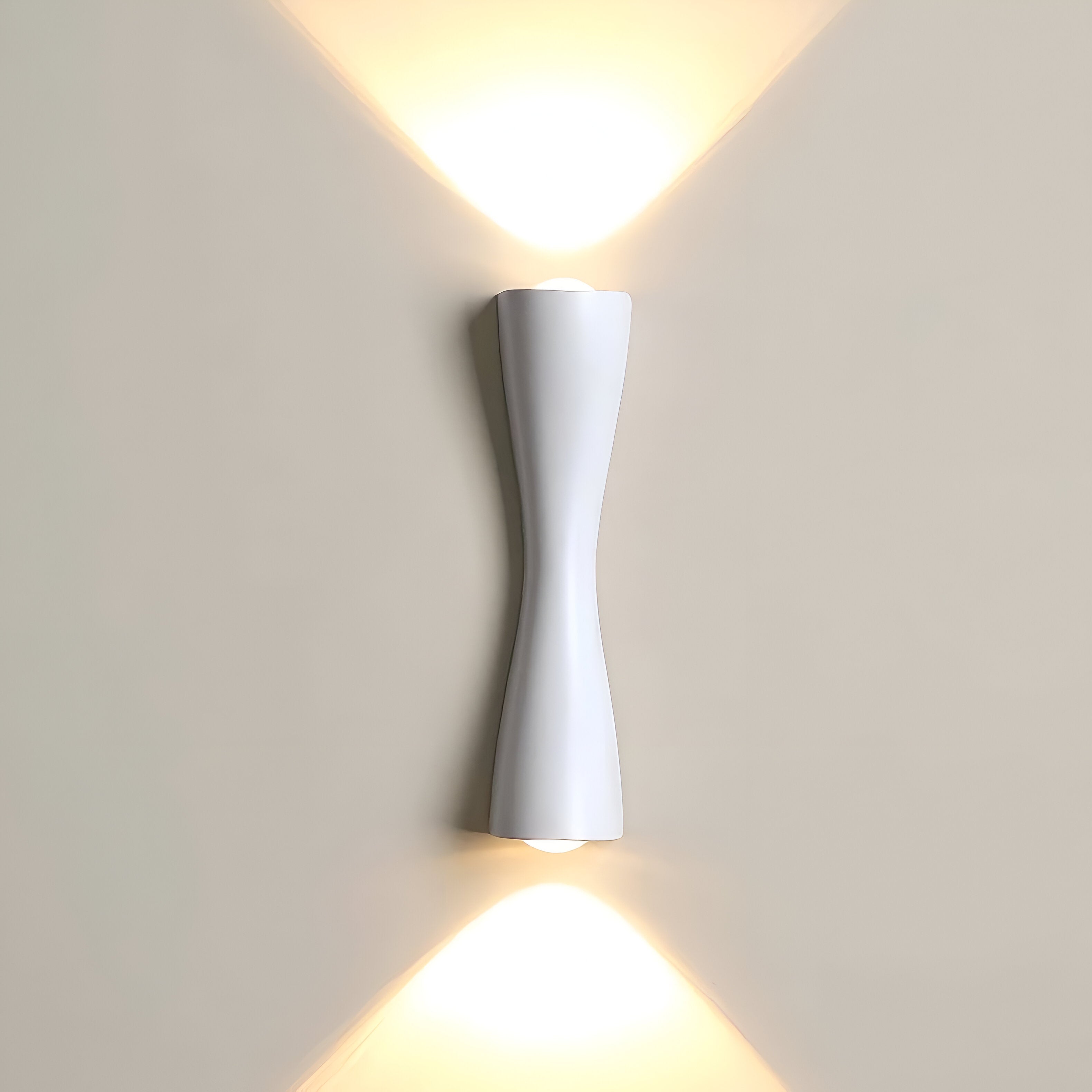 Alumarelle – Nordic Hourglass Aluminum Modern Wall Light