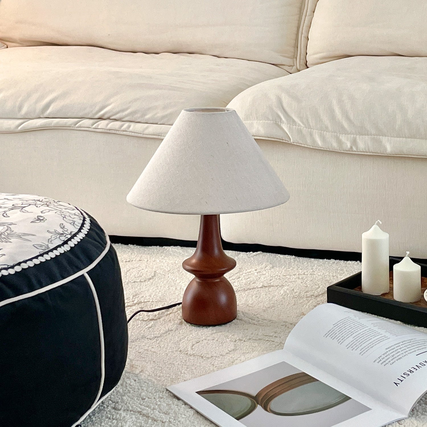 Avenleigh - Lampada da Tavolo in Legno Massiccio d'Epoca