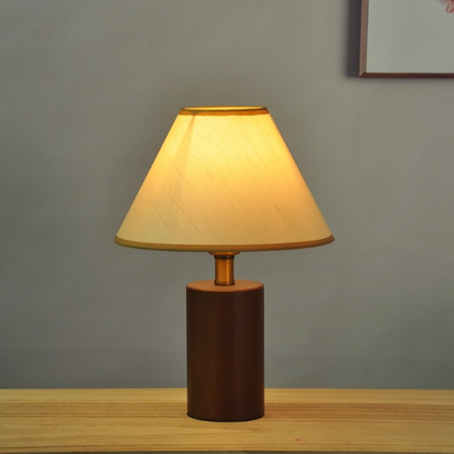 Renvara - korejská skládací stolní lampa v retro stylu