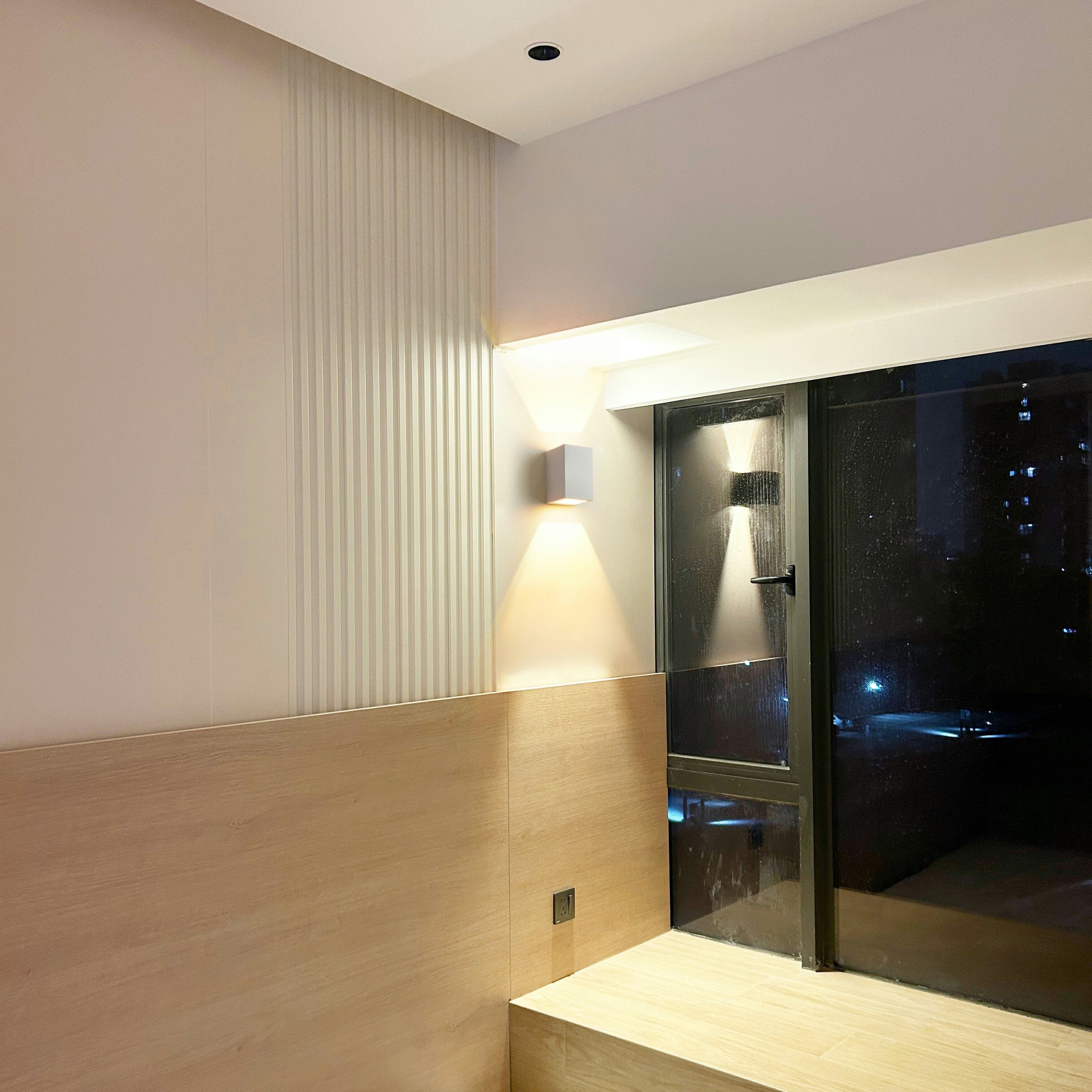 Lumetrax – Minimalist Stone Travertine Cube Wall Light