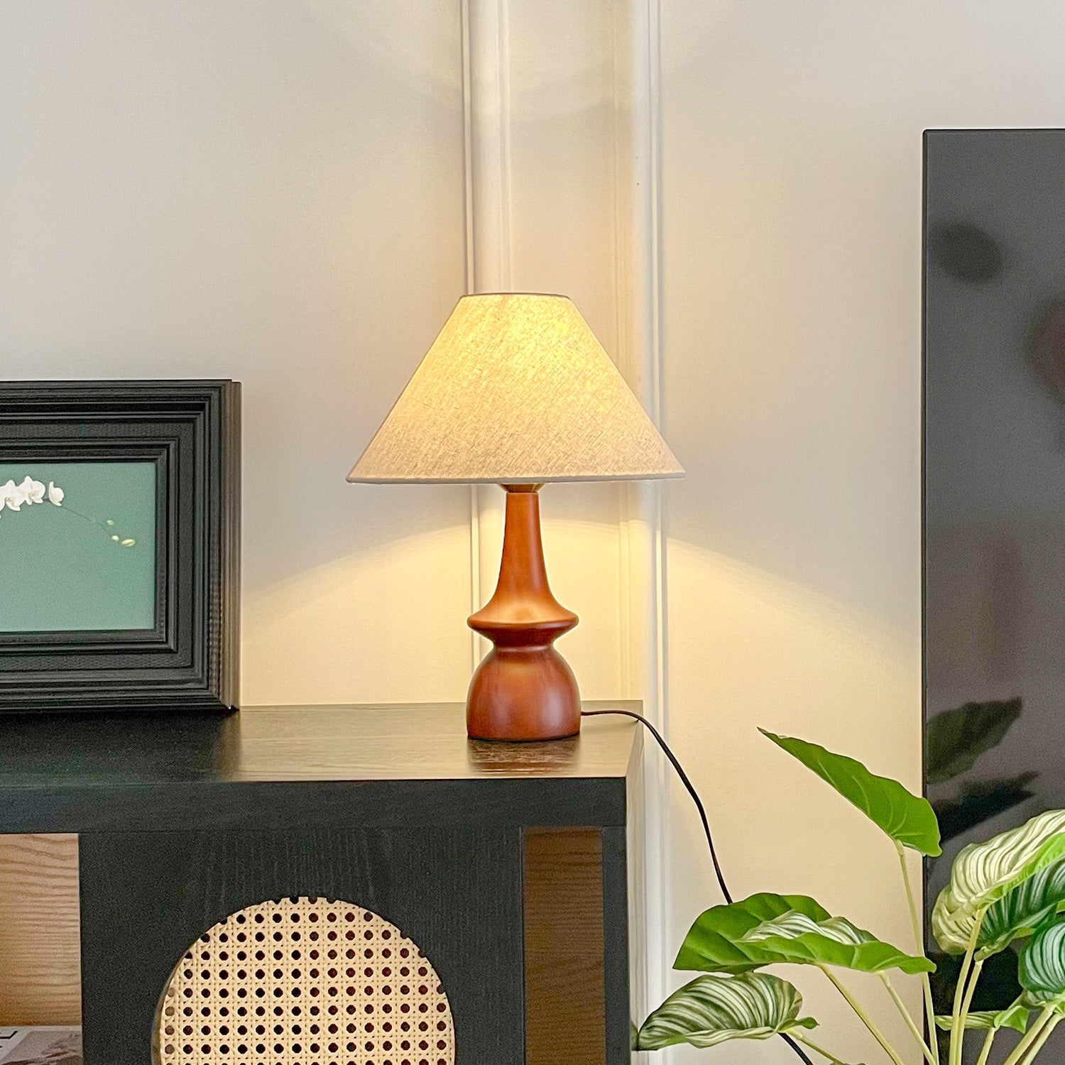 Avenleigh - Lampada da Tavolo in Legno Massiccio d'Epoca