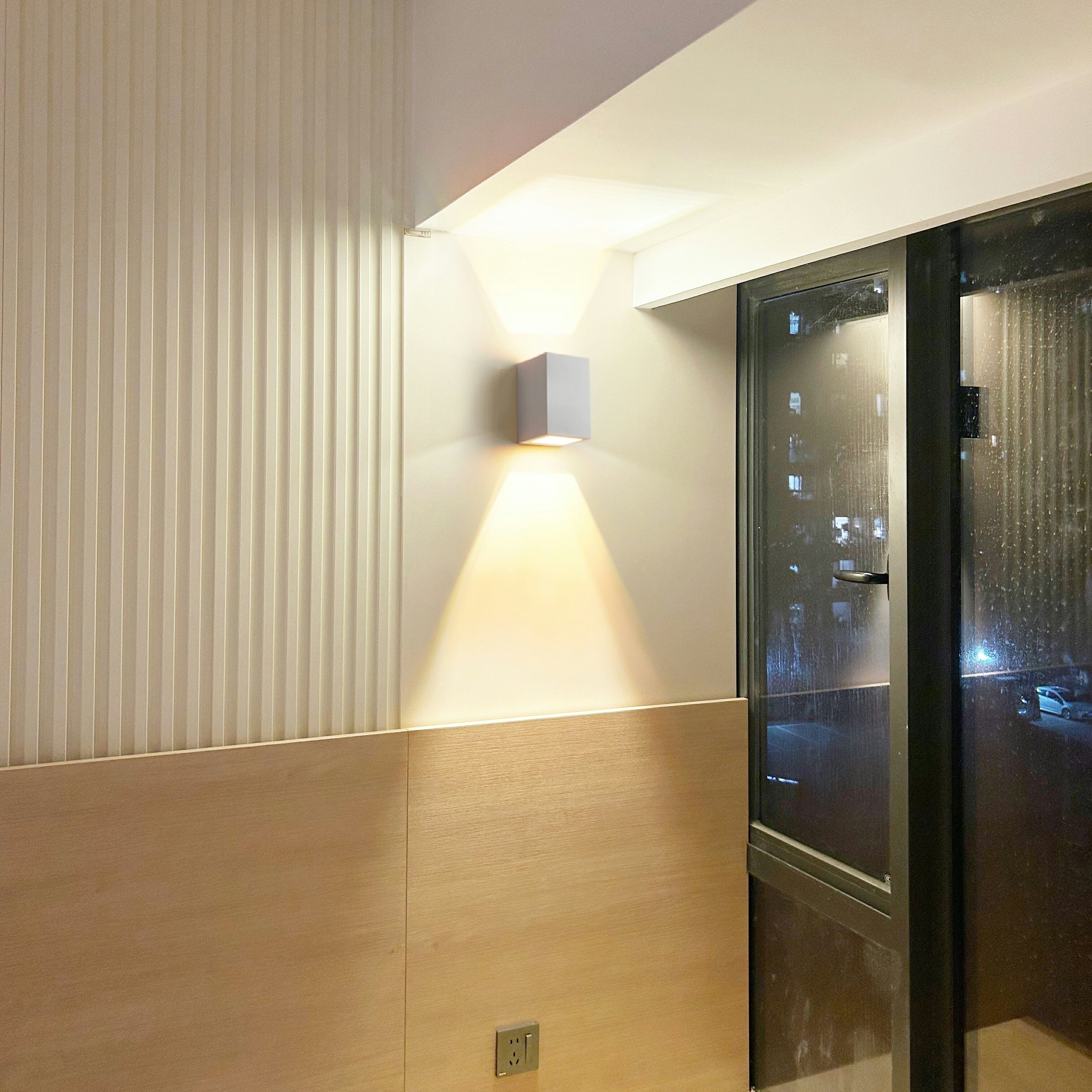 Lumetrax – Minimalist Stone Travertine Cube Wall Light