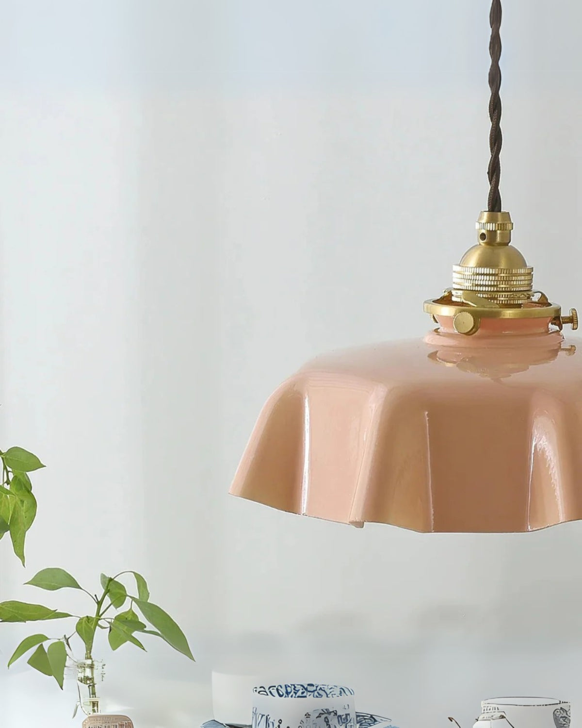 Velmira – Luz Moderna de Resplandor Encantador