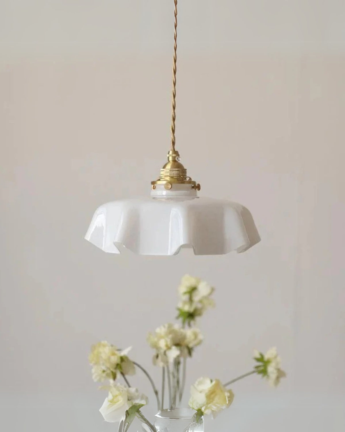 Velmira – Luz Moderna de Resplandor Encantador