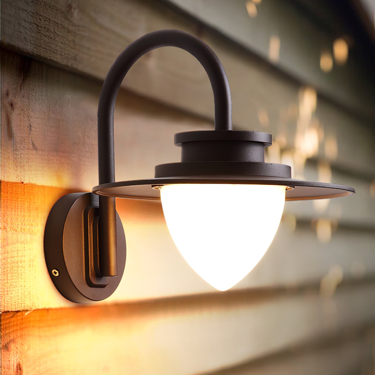 Sylvoro - Applique murale extérieure en pomme de pin