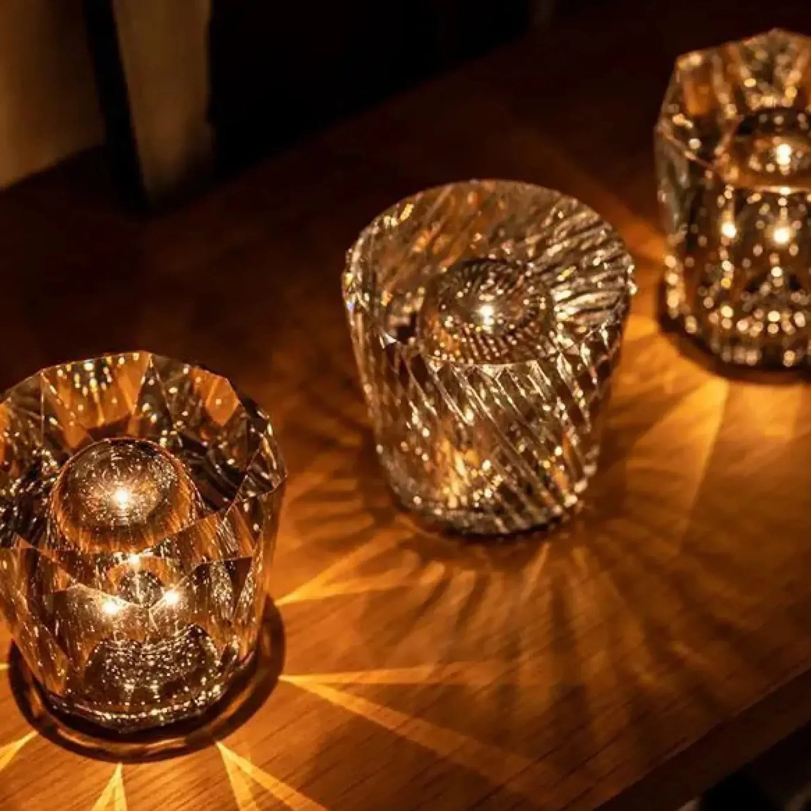 Liorael - Lampada da tavolo a LED ricaricabile con cristallo, design a diamante senza fili