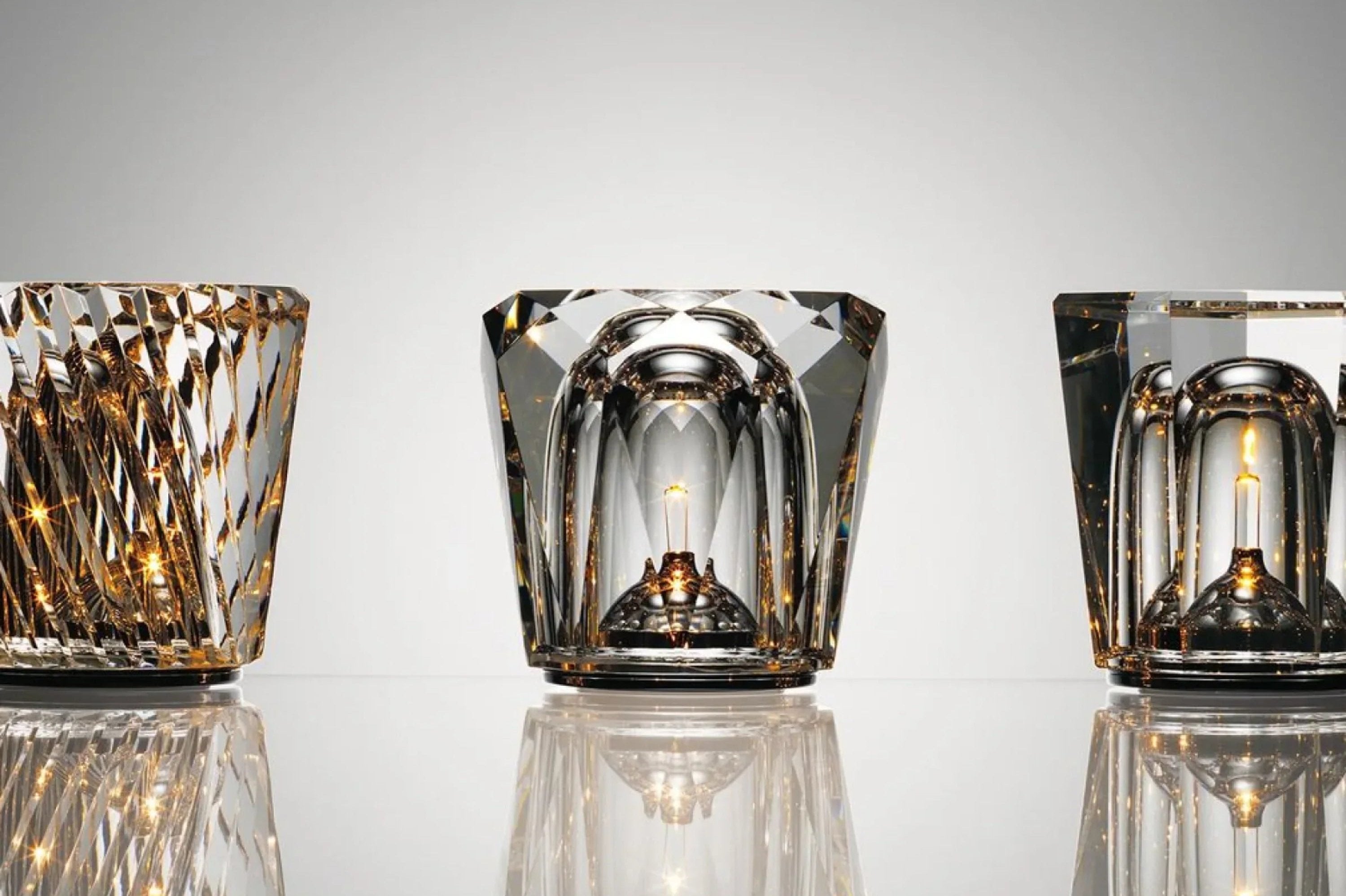 Liorael - Lampada da tavolo a LED ricaricabile con cristallo, design a diamante senza fili