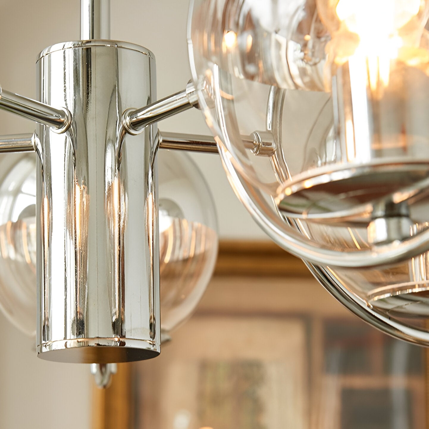 Chromeva- Lampadario rotondo in vetro cromato dallo stile retrò