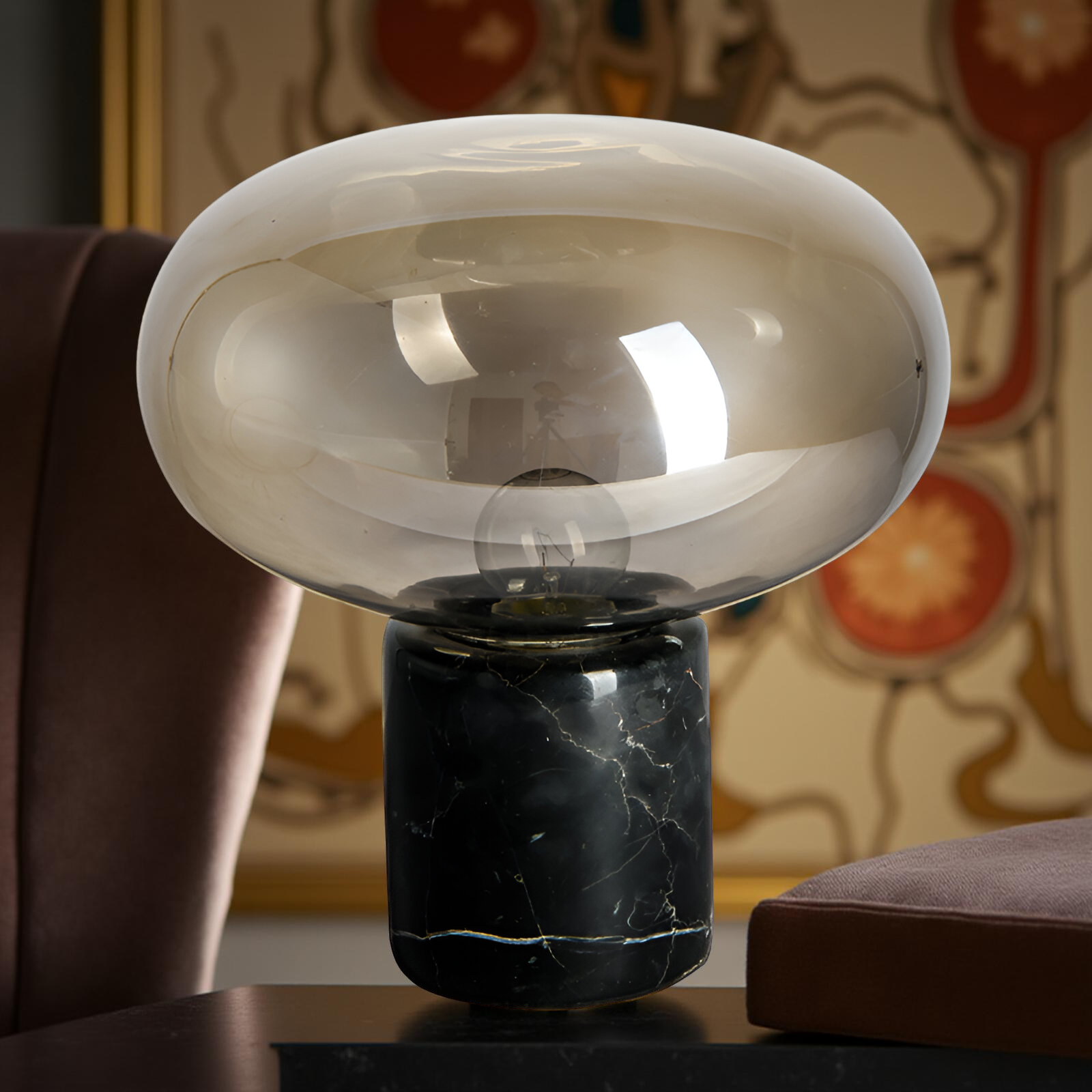 Caelith - Glasbordlampe med retro marmorfod