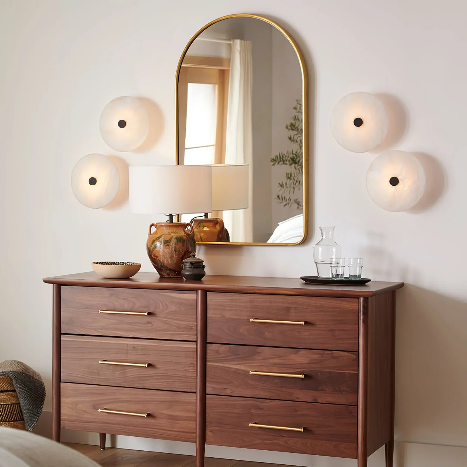 Anvyn – Minimalistisk loft- og væglampe i alabast