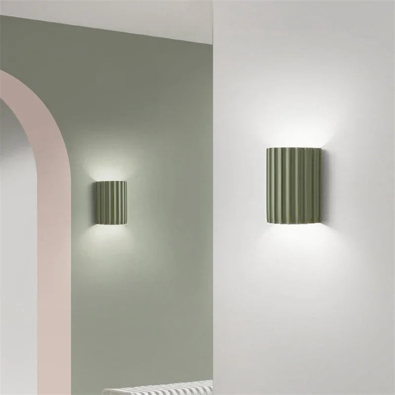 Anden - moderní nástěnná lampa s reliéfem