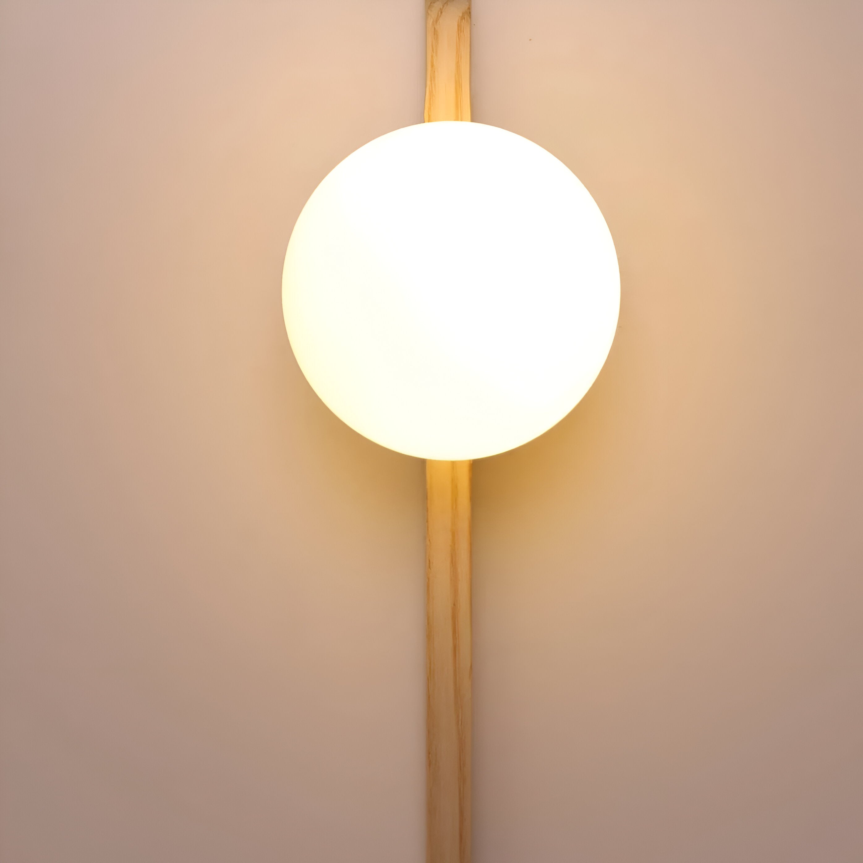 Thaenor – Lámpara de pared de vidrio nórdica de madera