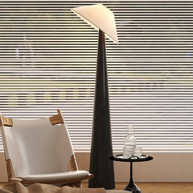 Norei – moderní stolní a podlahová lampa pro dvojí použití