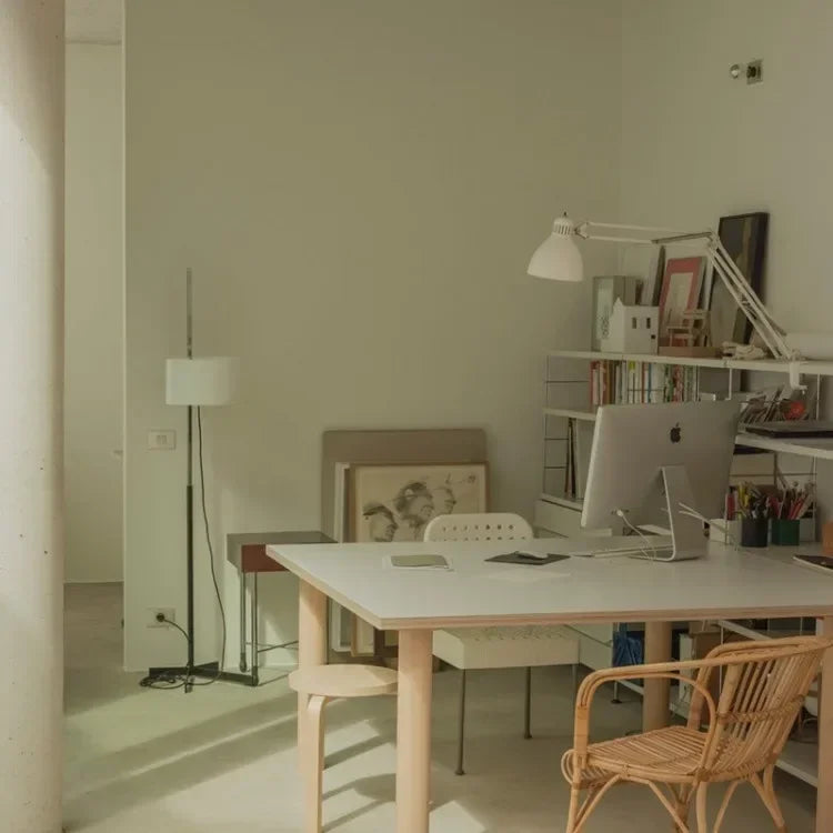 Zeyra – Black Modern Floor Lamp