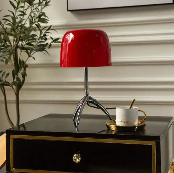Orluné – Bauhaus Tripod Desk Lamp