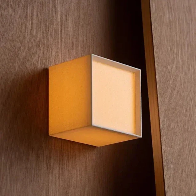 Travelle – Lámpara de pared con pantalla de tela estilo Japandi