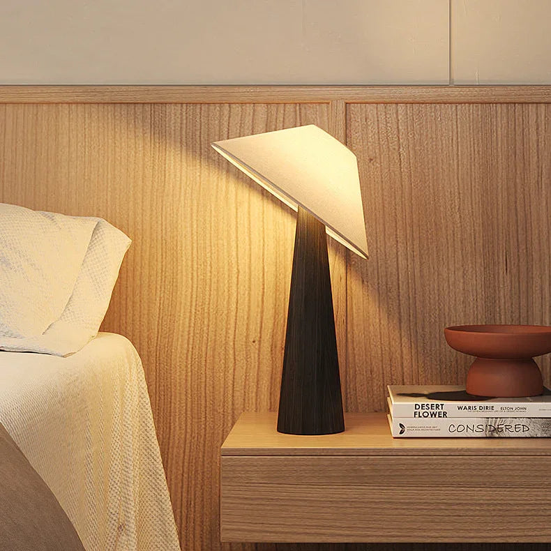 Norei – moderní stolní a podlahová lampa pro dvojí použití