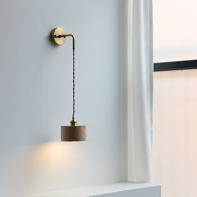 Nordivane – Scandinavian Brass Wood Wall Sconce 1 Light