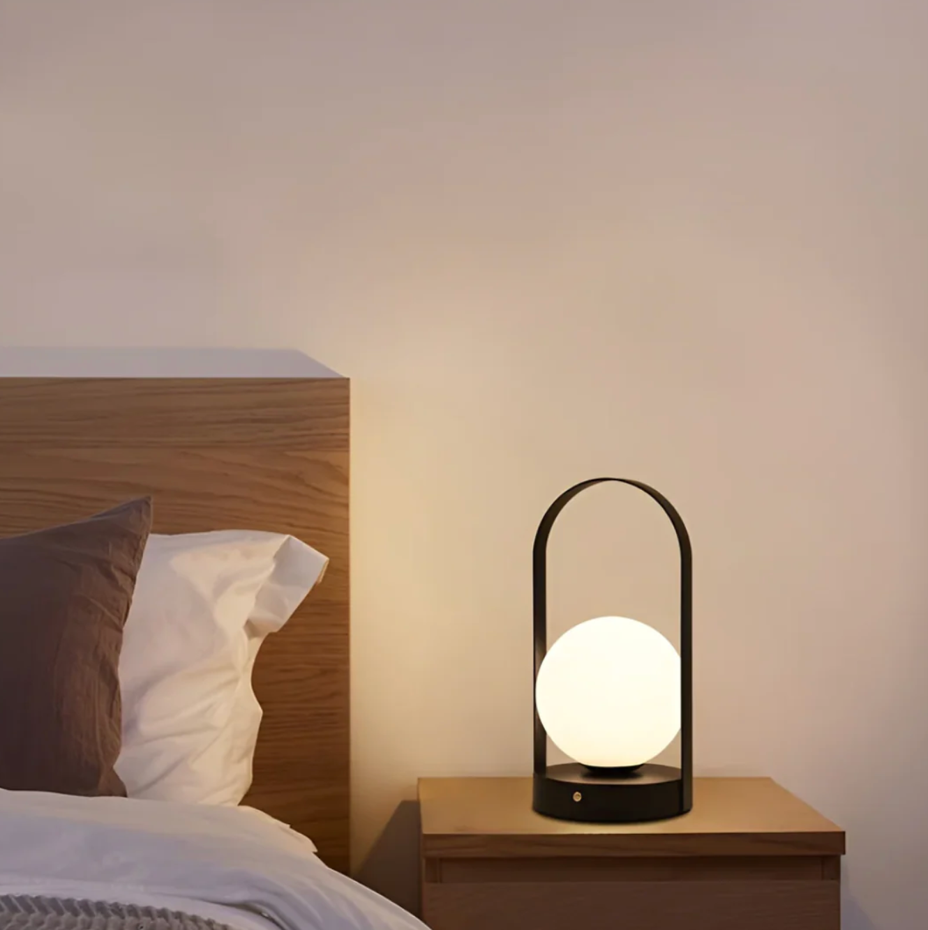 Luméri - LED stolná lampa Globe