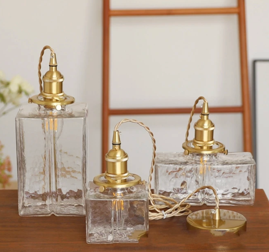 Urevyn – Retro závěsná skleněná lampa