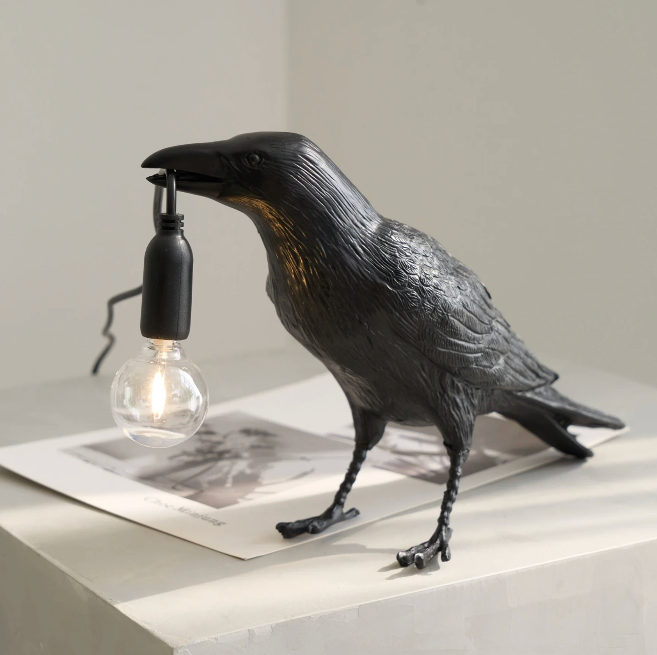 Corvane - Lampada da tavolo a forma di uccello