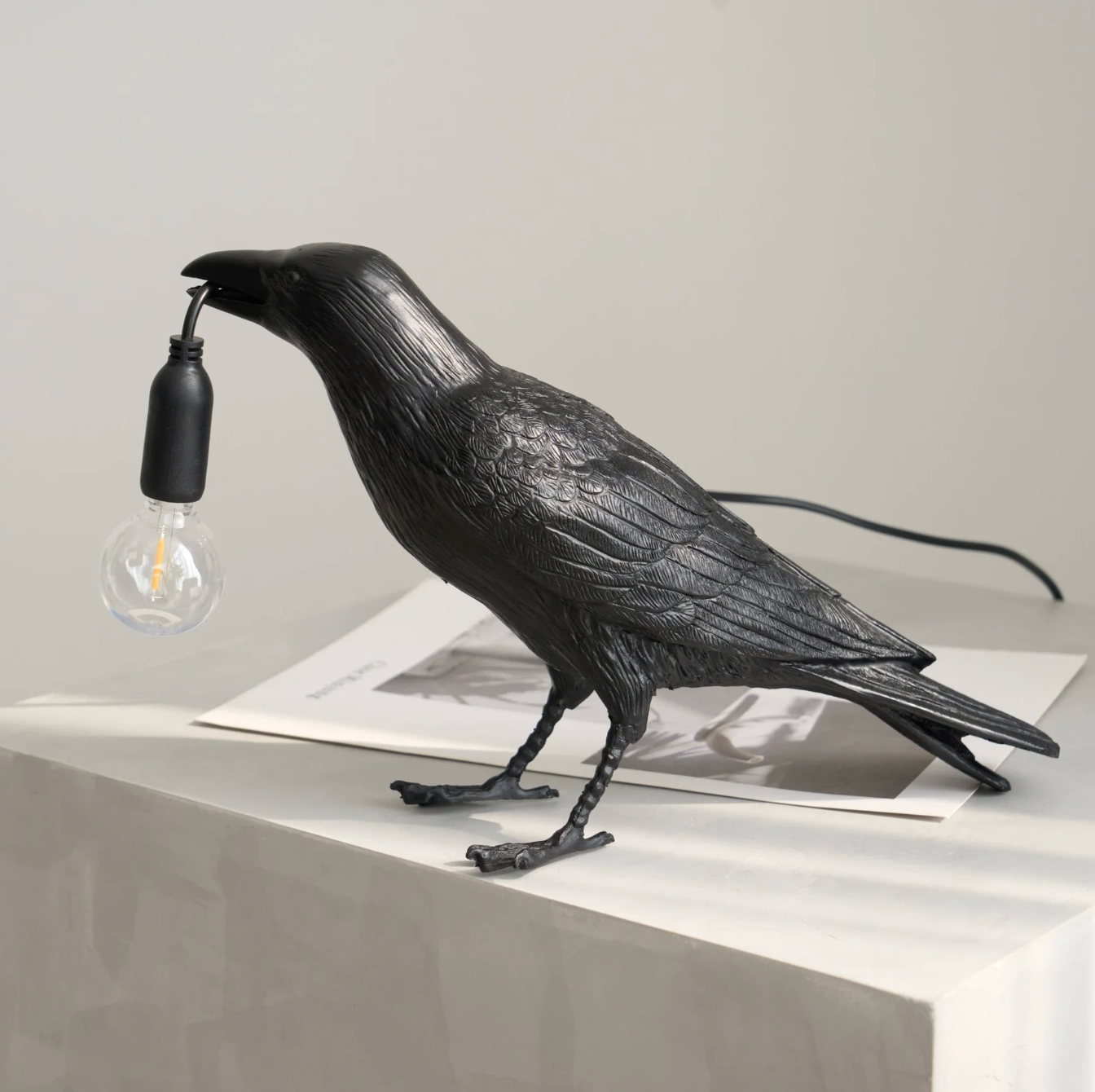 Corvane - Lampada da tavolo a forma di uccello