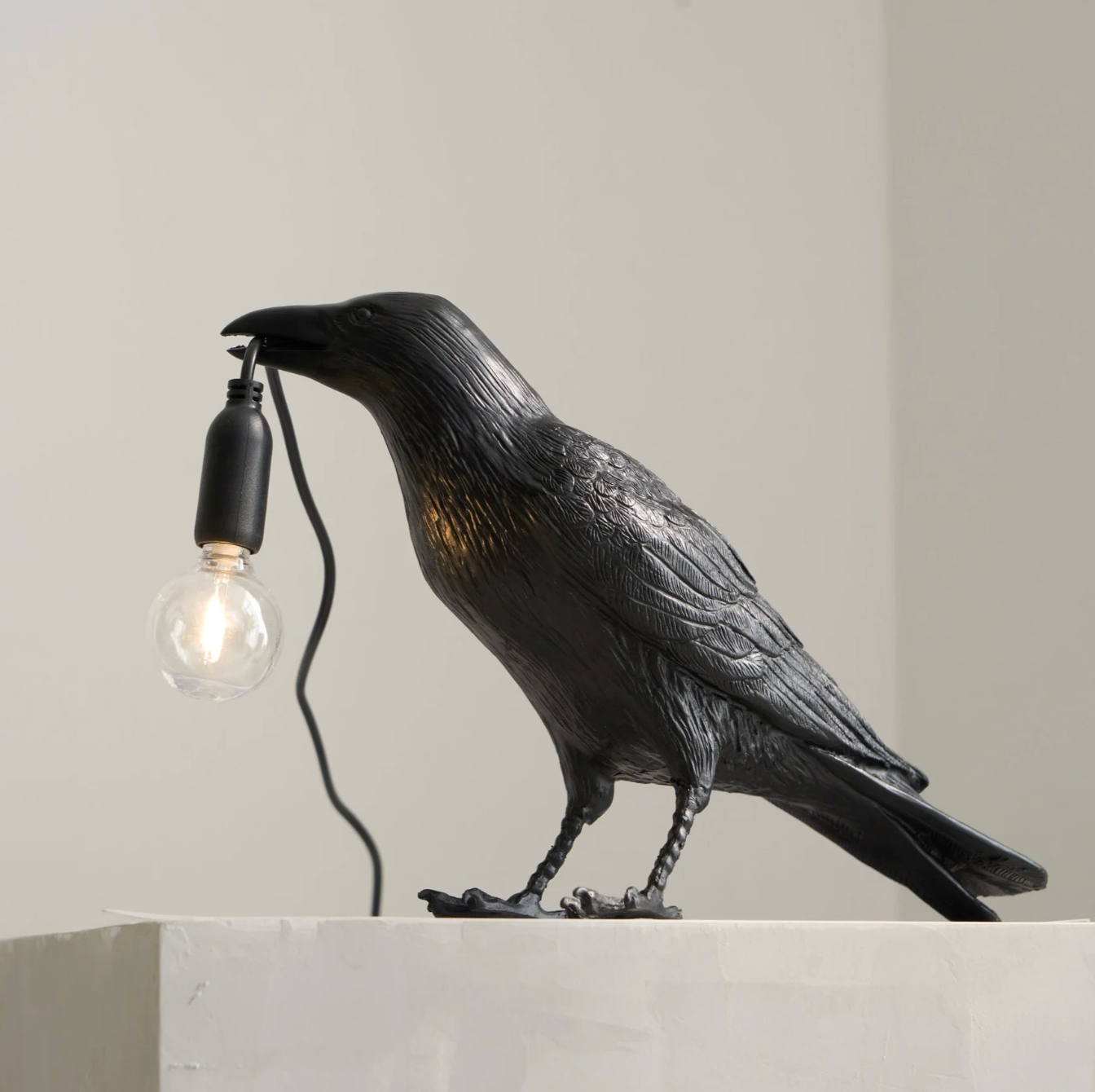 Corvane - Lampada da tavolo a forma di uccello