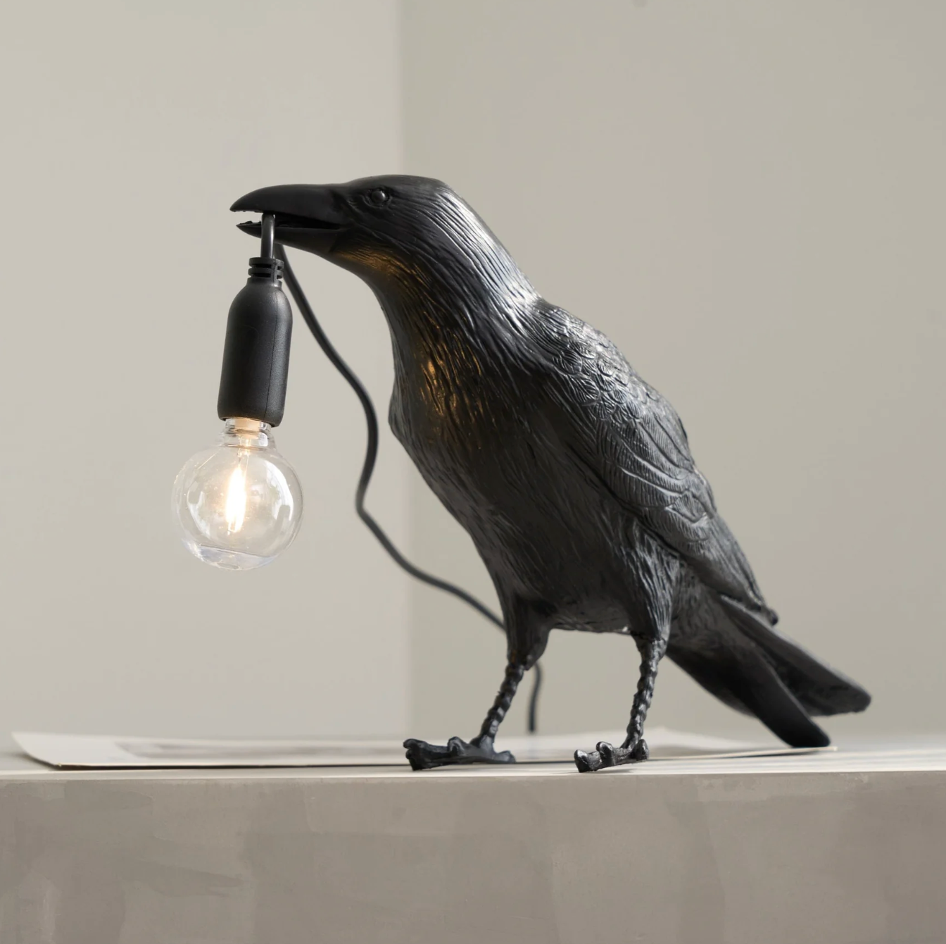 Corvane - Lampada da tavolo a forma di uccello