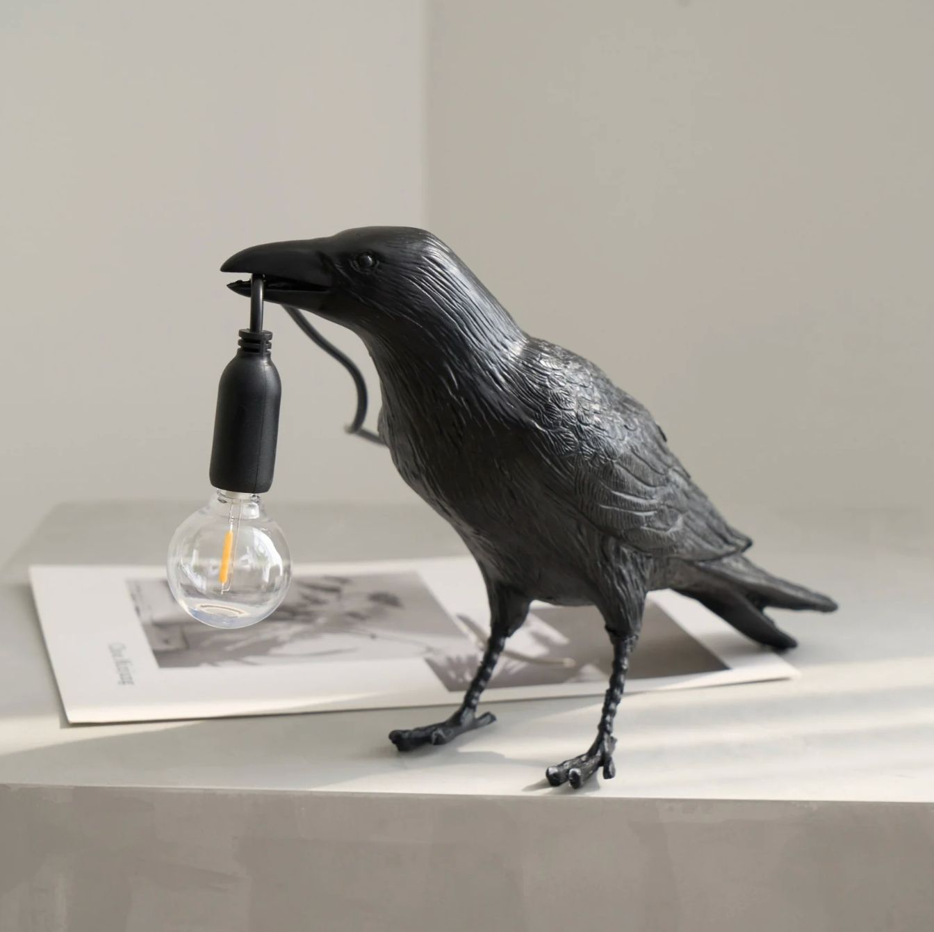 Corvane - Lampada da tavolo a forma di uccello