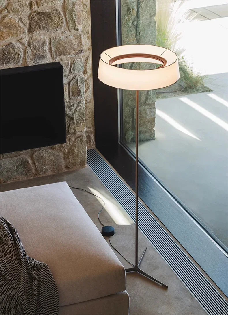 Syanthe – Lampada da terra minimalista a LED