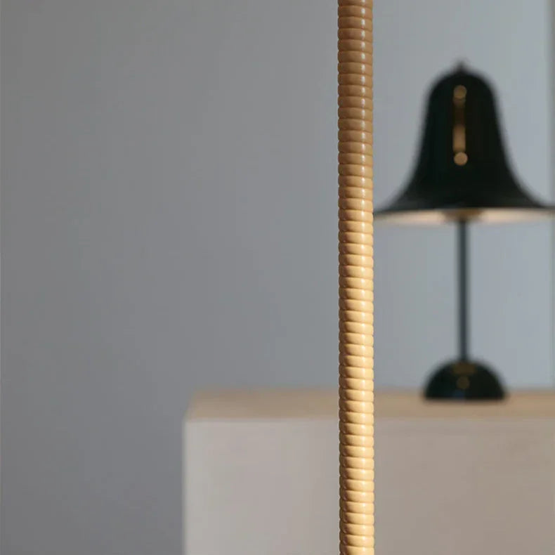 Solvenn – Rattan állólámpa