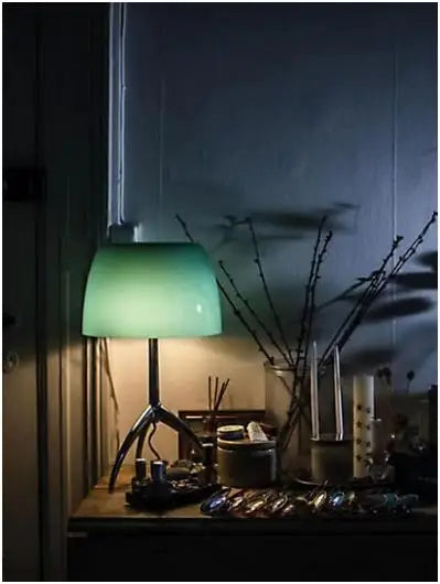 Orluné – Bauhaus Tripod Desk Lamp