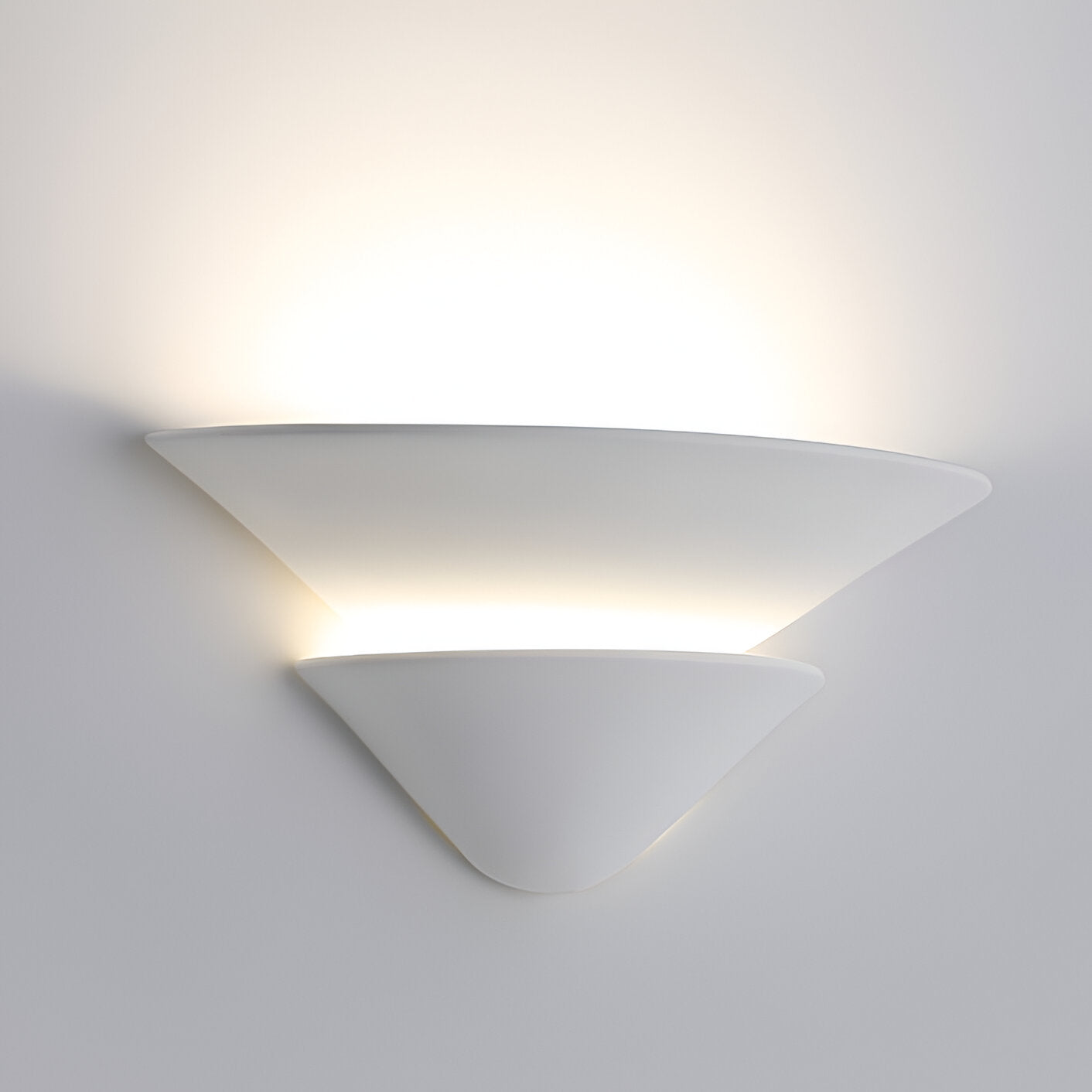 Shellorei – Wabi-Sabi Plaster Wall Light