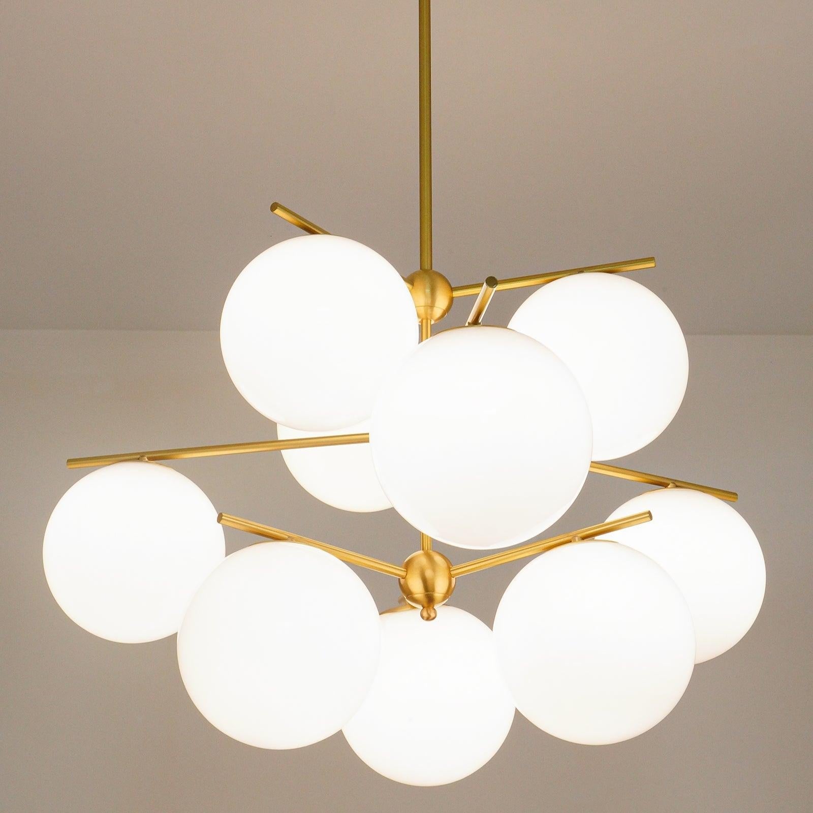 Brassari - Lampadario a stelo con sfera in ottone di lusso