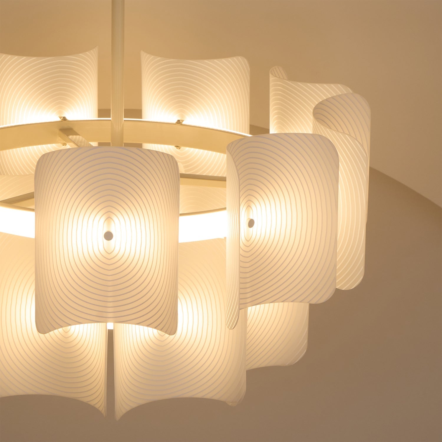 Vitralei – Lampadario Rotondo a LED Creativo e Moderno