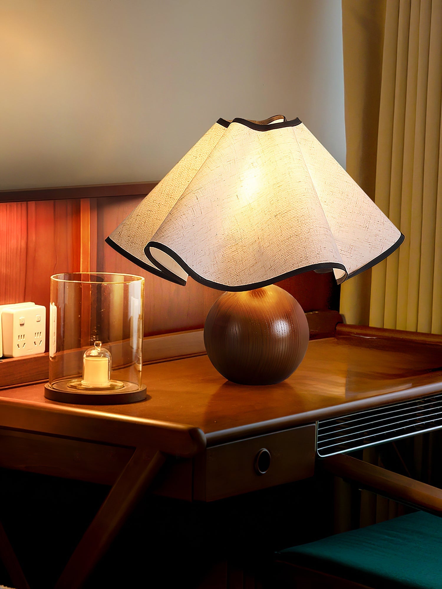 Mirelle - Lampada da tavolo con paralume in tessuto Wave Crest