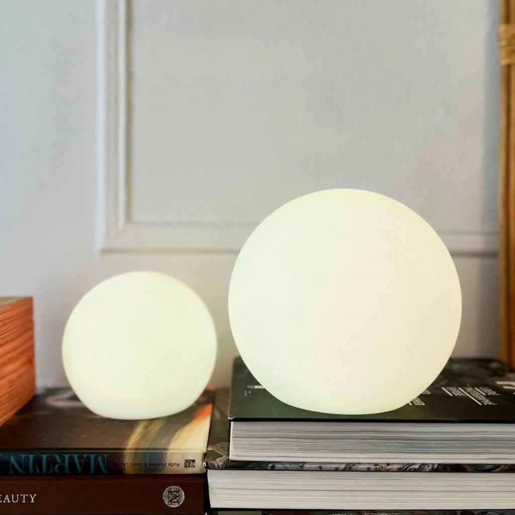 Lunoré – Trådløs LED Globe Moon Bordlampe