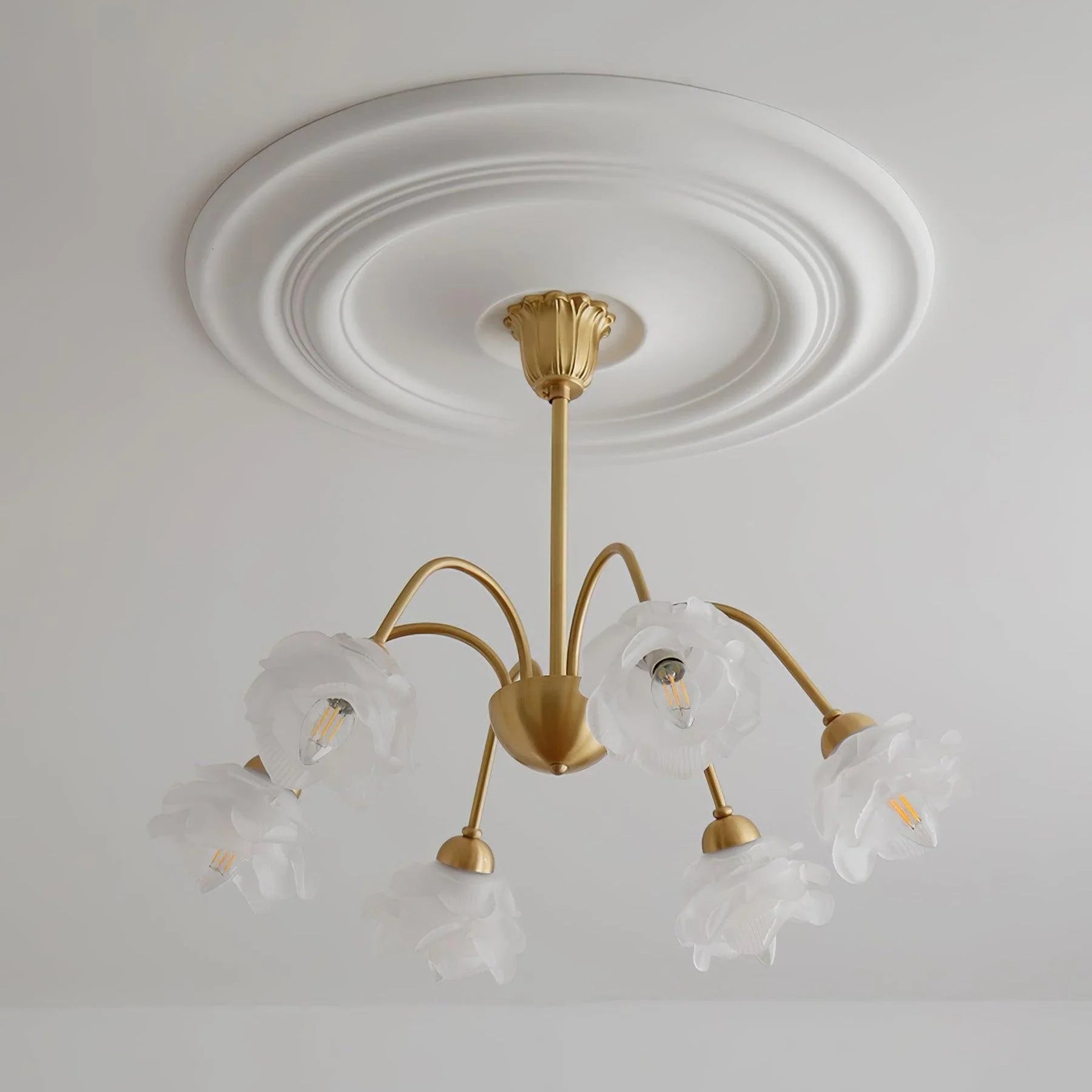 Rosavelle – Lámpara colgante escultórica inspirada en flores