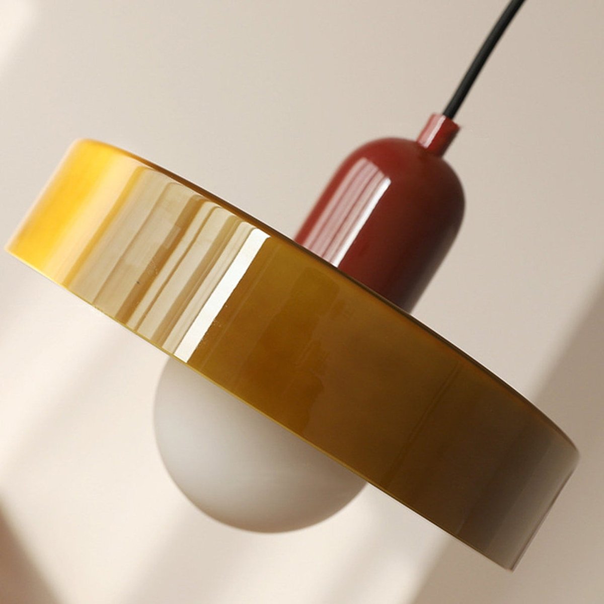 Solvanna – Suspension en Verre Coloré Bauhaus