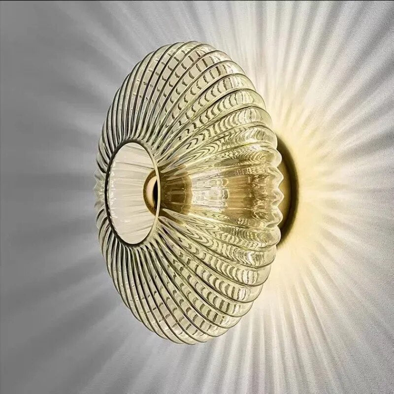Marian – Lampada da parete moderna in vetro con paralume ondulato